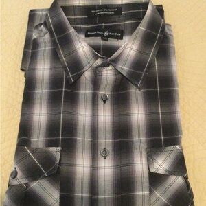 New-Beverly Hills Polo Club Black Plaid Men's short sleeves Shirt.